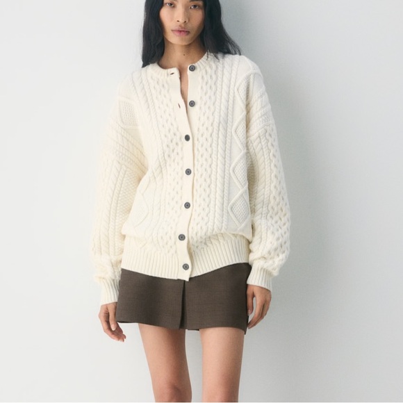 Aritzia Sweaters - Heritage Merino Wool Crew Cardigan